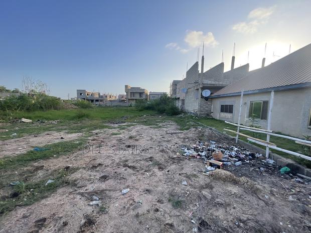 80 by 63 Plot of Land for Sale at Teshie Raster Bushroad · Photo 3