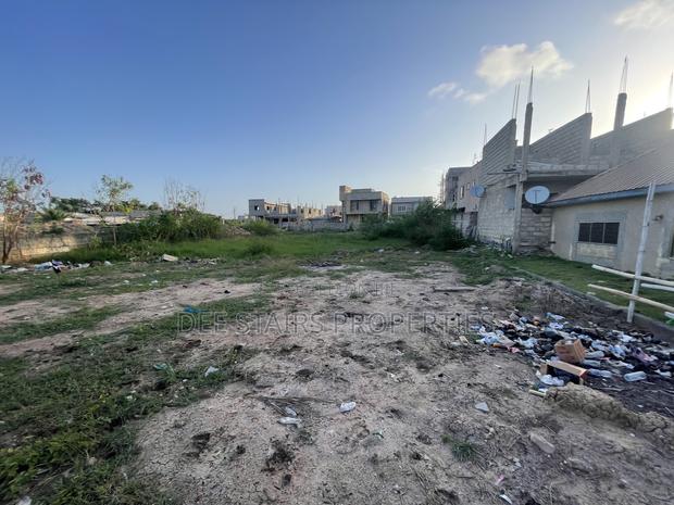 80 by 63 Plot of Land for Sale at Teshie Raster Bushroad · Photo 5