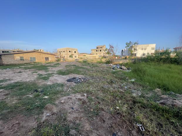 80 by 63 Plot of Land for Sale at Teshie Raster Bushroad · Photo 8