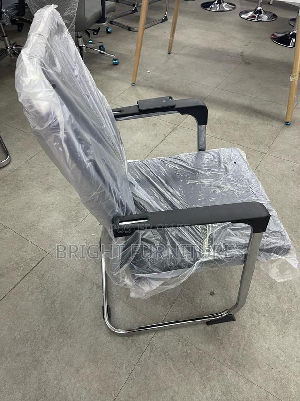 Classic High Quality Office Chair · Photo 4