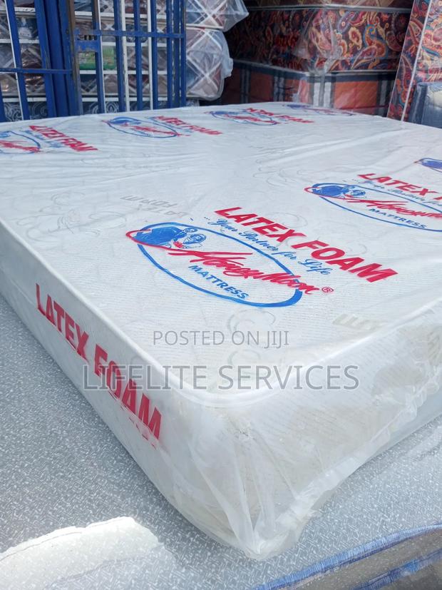 King Size 10" Mattress Jacquard Covered · Photo 1