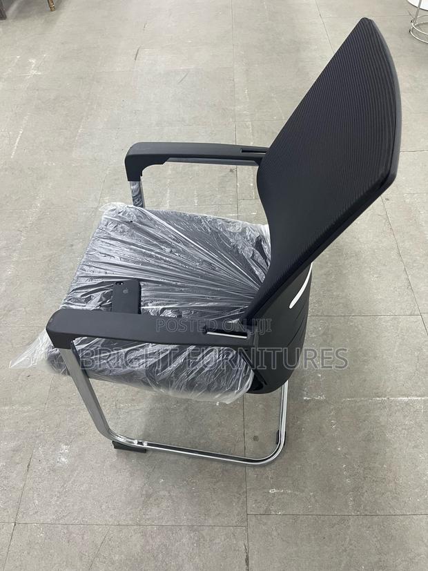 High Quality Classic Conference Room Chair · Photo 6