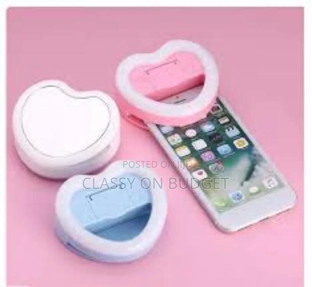 Love Shaped Rechargeable Selfie Ringlight · Photo 1