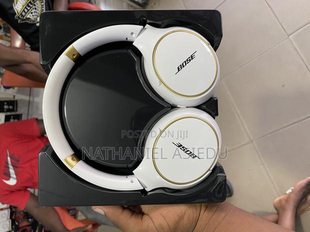 Bose Pure Bass Headset · Photo 3