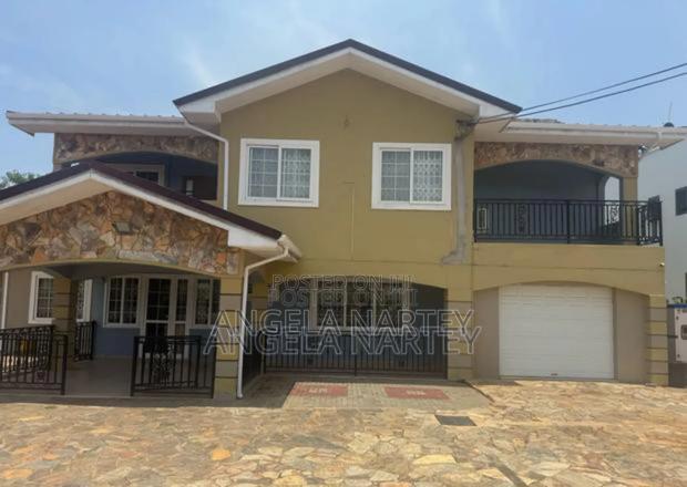 5bdrm House in Sakumono Estates for sale · Photo 3