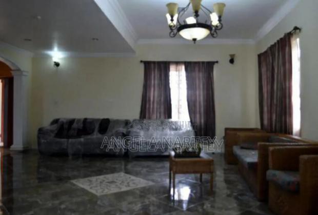 5bdrm House in Sakumono Estates for sale · Photo 5