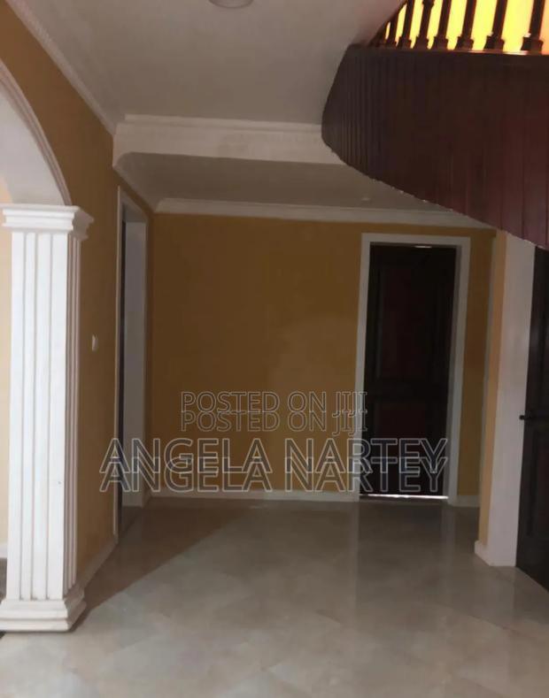 5bdrm House in Sakumono Estates for sale · Photo 7