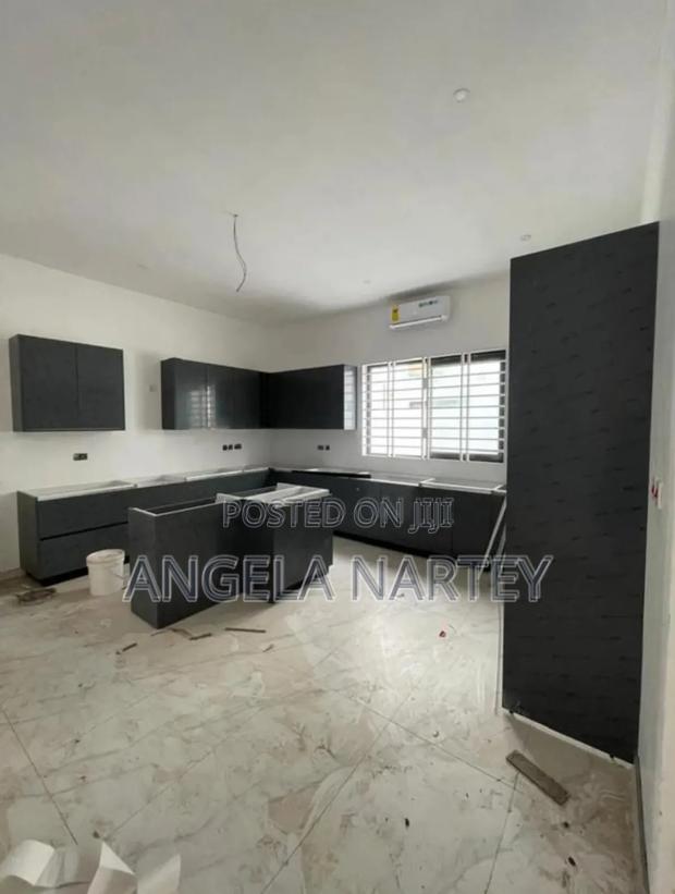 4bdrm House in Sakumono Estates for sale · Photo 5