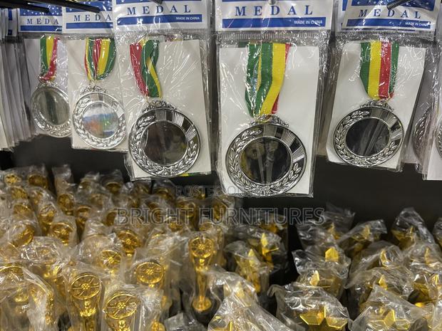 High Quality Gold,Silver and Bronze Metal Medals Awards · Photo 2