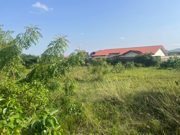 3plots of Land for Sale at Oyibi · Photo 8