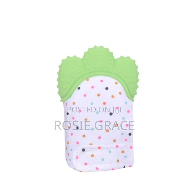 Teething Mittens · Photo 2