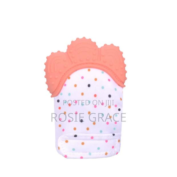 Teething Mittens · Photo 3