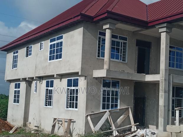 5bdrm Mansion in Ejisu-Juaben Municipal for sale · Photo 1