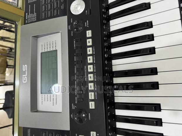 PSR 4000-GLS Keyboard · Photo 6