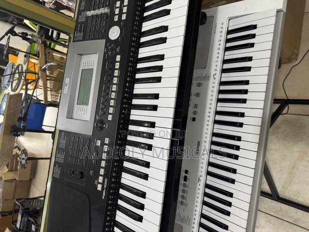 PSR 4000-GLS Keyboard · Photo 7