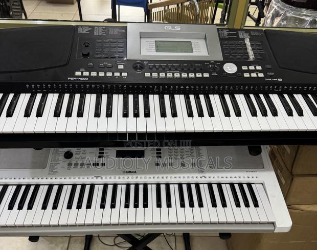 PSR 4000-GLS Keyboard · Photo 3