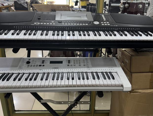 PSR 4000-GLS Keyboard · Photo 1