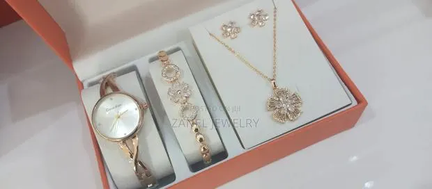 3 in 1 Gold Jewelry Set · Photo 1