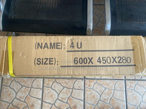 4u Rack Wall Mount Cabinet 600x450x280 · Photo 1