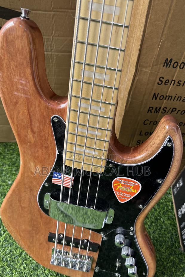 Fender Bass Guitar Active · Photo 5