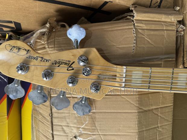 Fender Bass Guitar Active · Photo 4