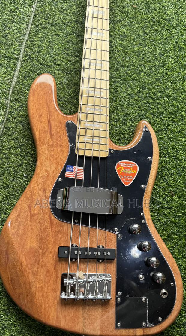 Fender Bass Guitar Active · Photo 6