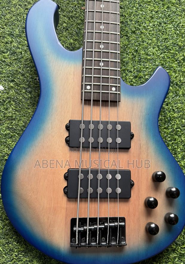 Ibanez Active Guitar Bass · Photo 2