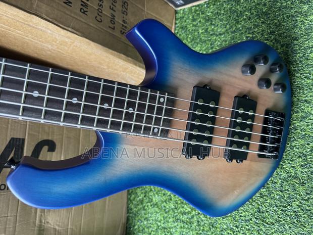 Ibanez Active Guitar Bass · Photo 4