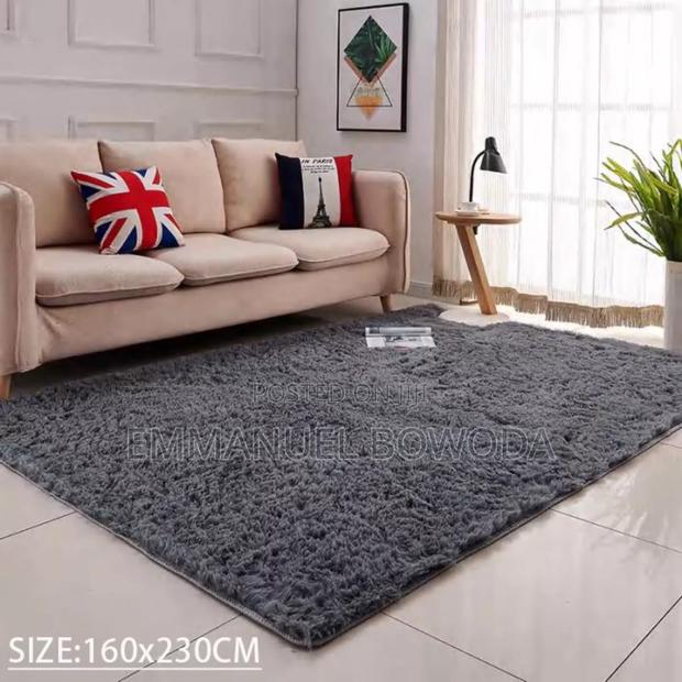High Quality Fluffy Carpet · Photo 1