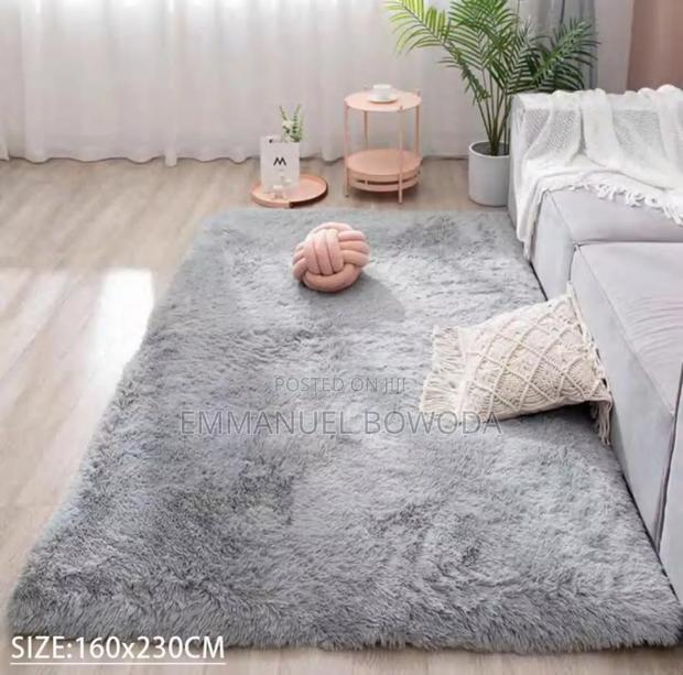 High Quality Fluffy Carpet · Photo 1