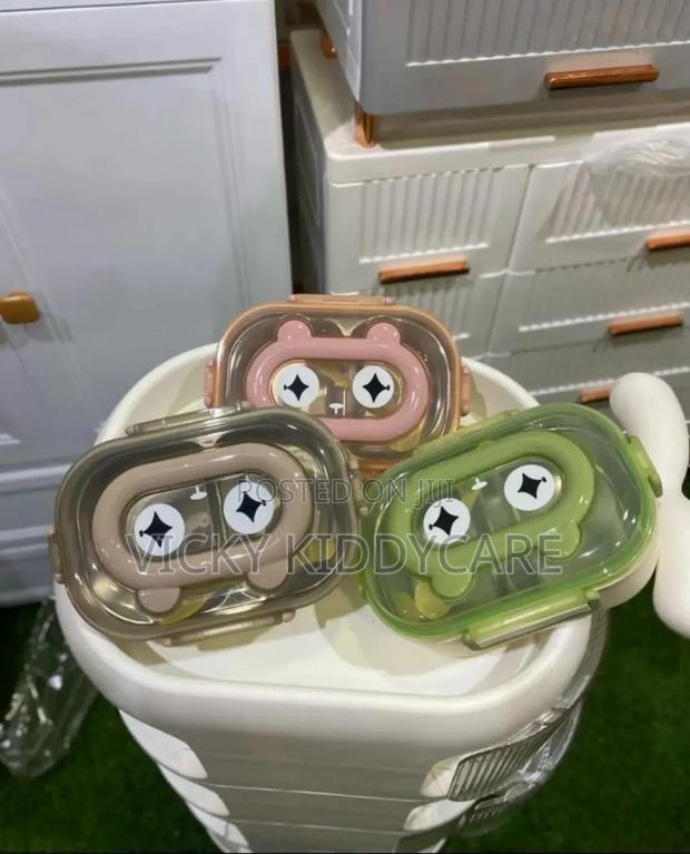 Kids and Teens Lunch Box · Photo 1
