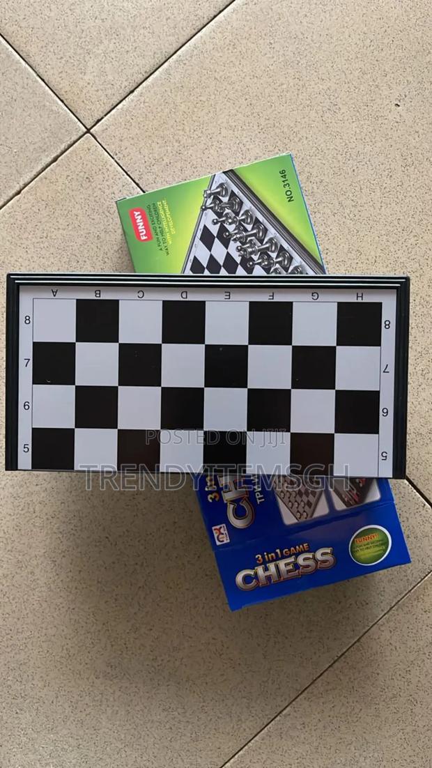 3 in 1 Chess Game · Photo 4