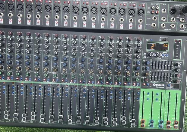 Yamaha Pk16 Channel Usb Power Mixer · Photo 1