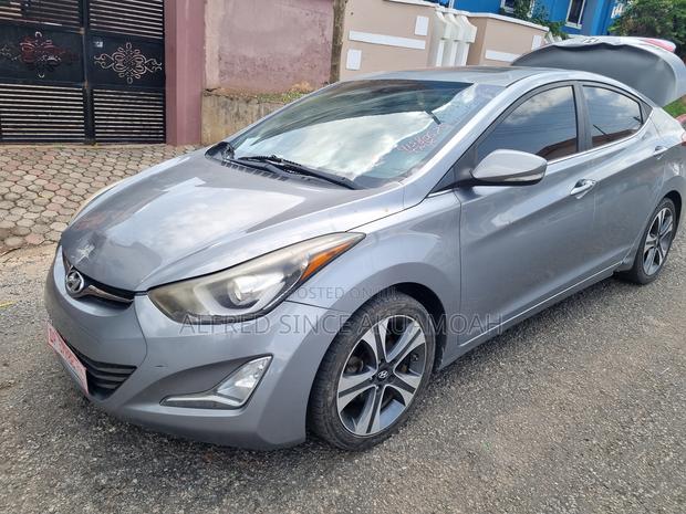 Hyundai Elantra Limited PZEV 4dr Sedan (1.8L 4cyl 6A) 2015 Gray · Photo 2