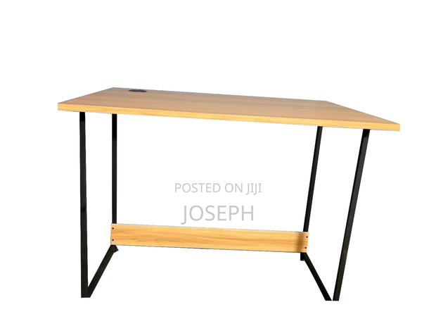 Computer/Study Desk Table · Photo 2