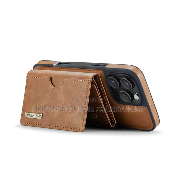 iPhone Magsafe Leather Cases With Detachable Magnetic Wallet · Photo 3