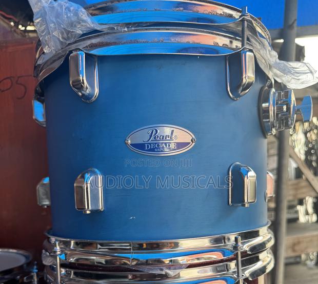 Pearl Decade Maple 5-Set Full Drums · Photo 1