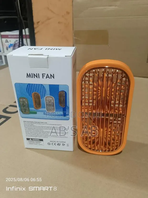 Mini Hand Fan · Photo 1
