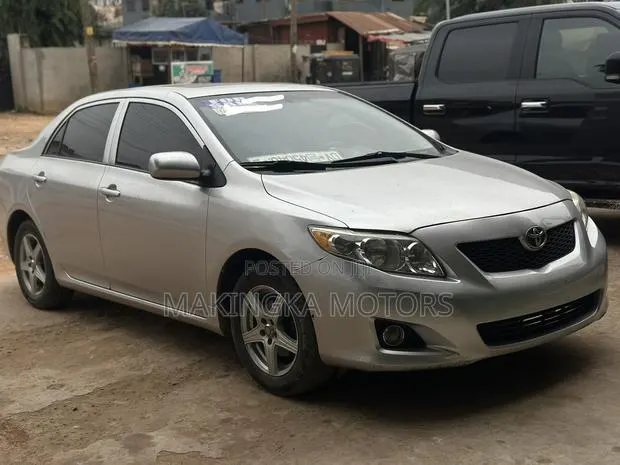 Toyota Corolla S 4dr Sedan (1.8L 4cyl 4A) 2012 Silver · Photo 1