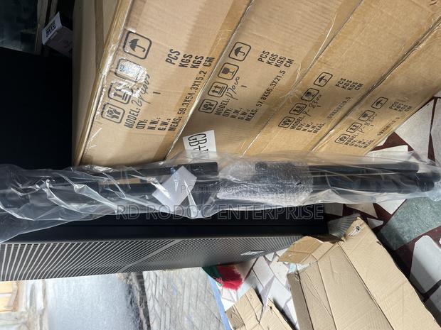 Heavy Tripod Mic Stand · Photo 3