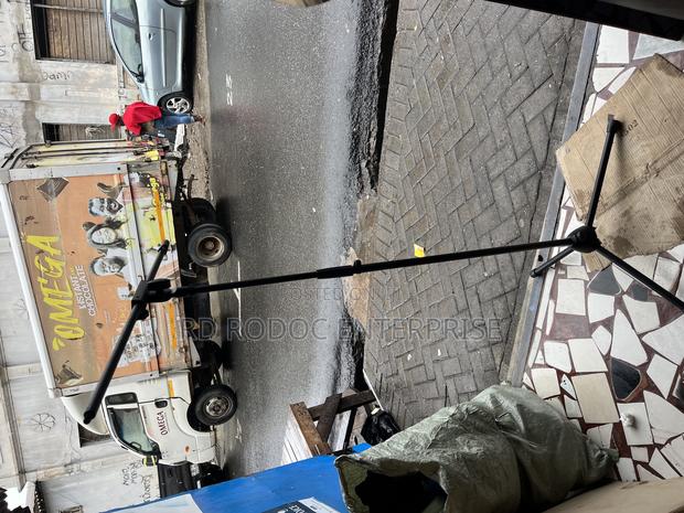 Heavy Tripod Mic Stand · Photo 5