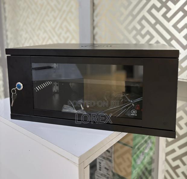 4u Cabinet Rack With Fan And Pdu 6way 520x400x240 · Photo 1
