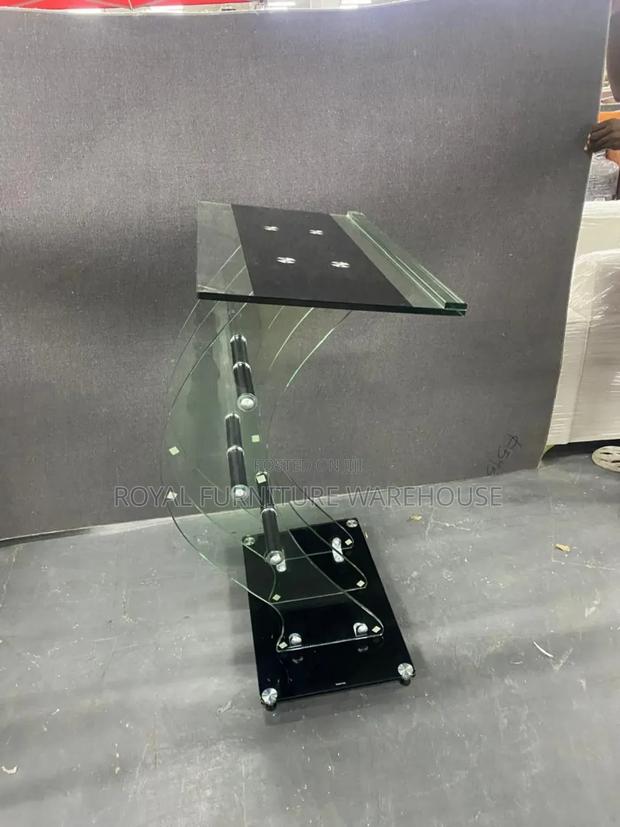 Classic Tempered Glass Preaching Pulpit · Photo 2