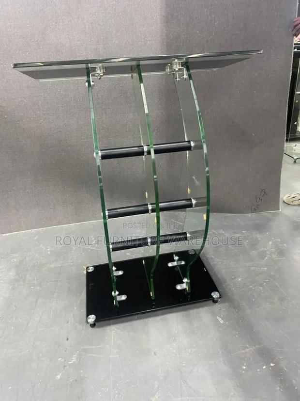 Classic Tempered Glass Preaching Pulpit · Photo 3