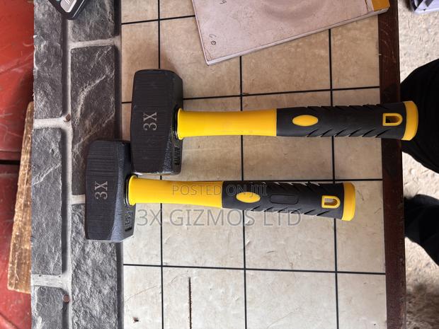 2000g Stoning Hammer · Photo 1