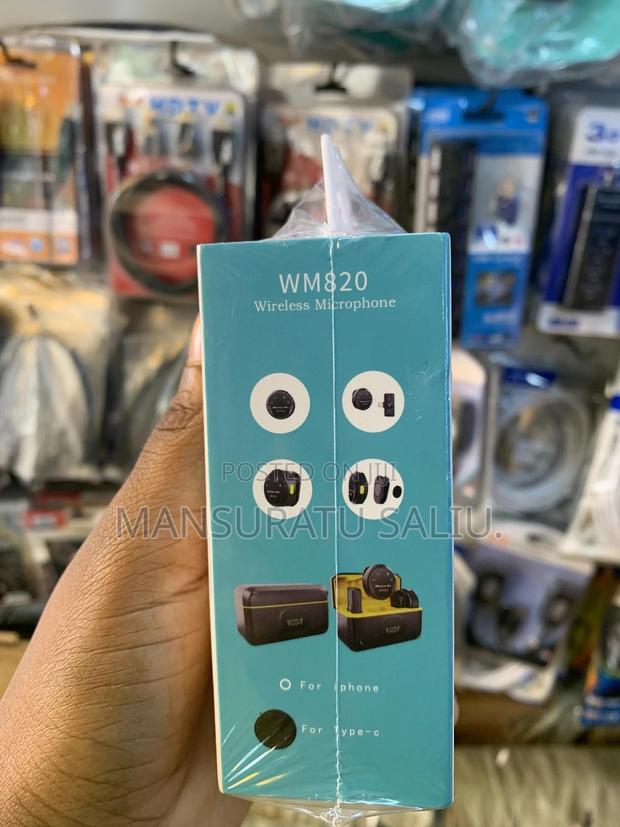 Wm820 Type C and iPhone Wireless Microphone · Photo 2