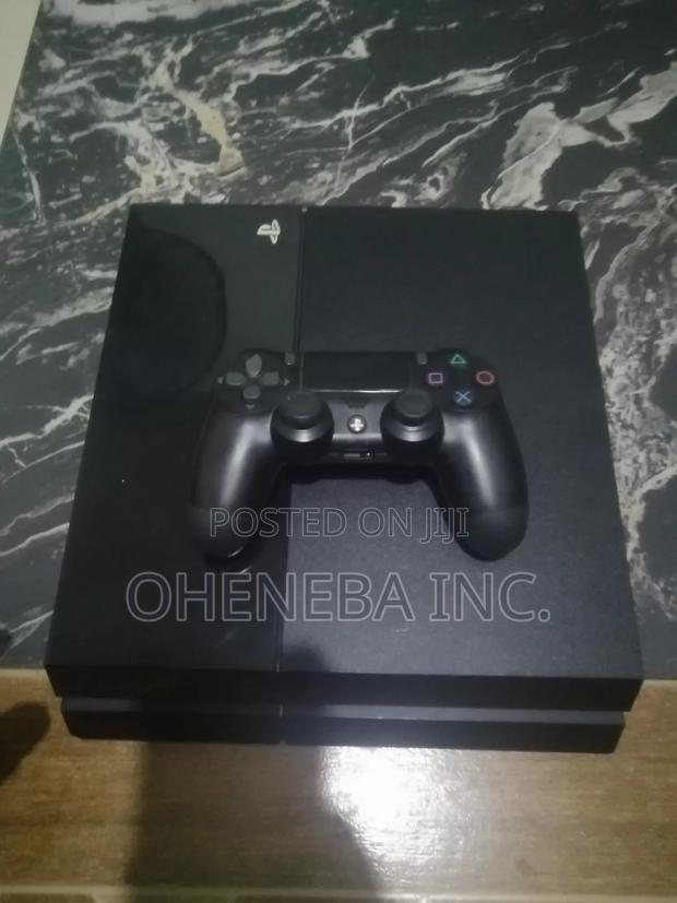 Ps4 With FC27+4 More Games+1 Controller · Photo 4