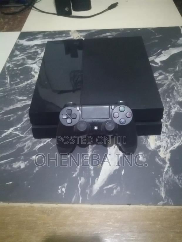 Ps4 With FC27+4 More Games+1 Controller · Photo 5