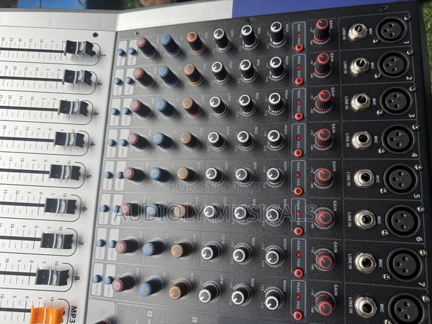 Powered-Kv- Mixer 8- Channel Yamaha · Photo 1