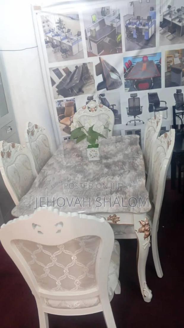 Luxury Dining Table and Chairs · Photo 1